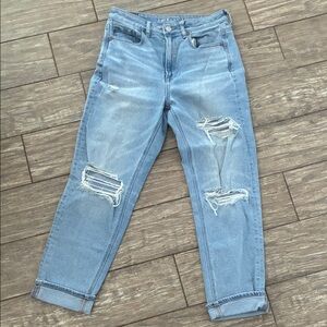 American Eagle Outfitters Light Blue Mom straight jeans 6 Regular